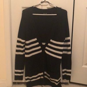 Sweater/Cardigan